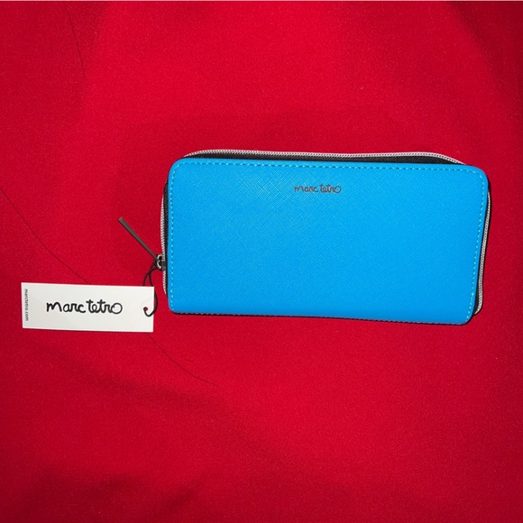 Authentic - Picture 4 of 5